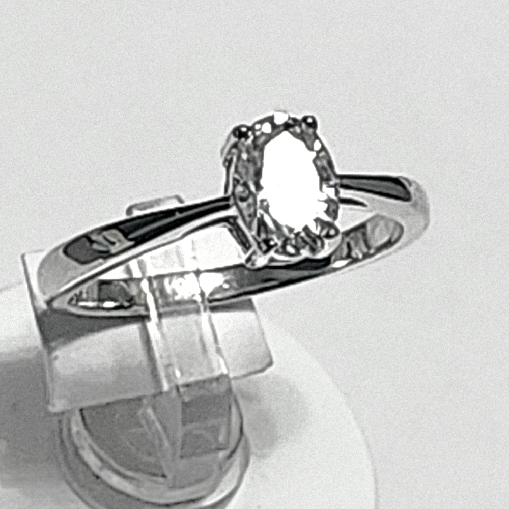 1.00 ct VVS1 - D Solitaire Oval Moissanite  Engagement Ring NEW Certificate